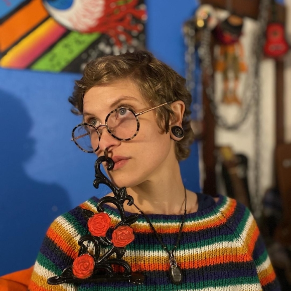 Meet your Posher, Stephanie - Picture 1 of 1